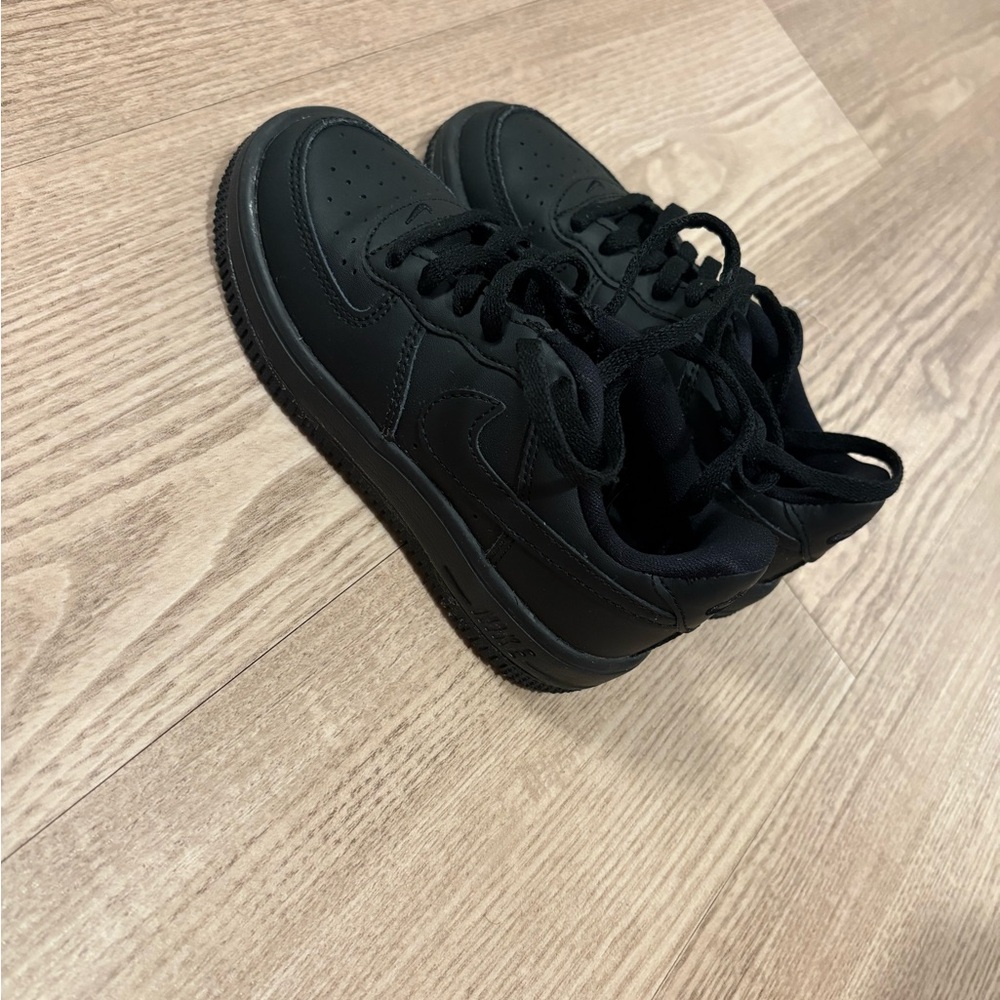 Black Nike Shoes